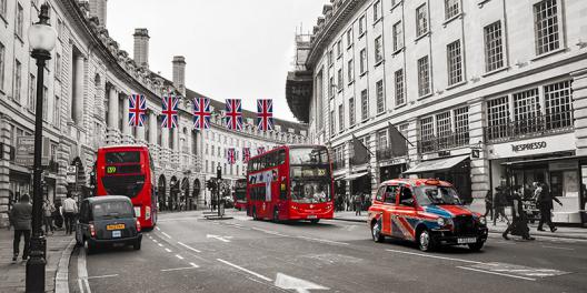 Buses and taxis in Oxford Street, London