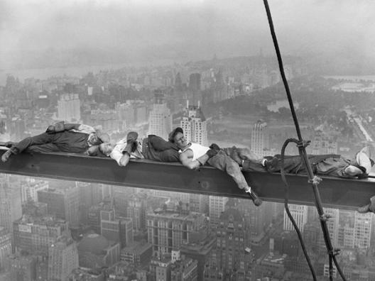 Construction Workers Resting on Steel Beam Above Manhattan, 1932