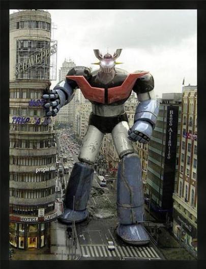 Mazinger Z en la Gran Vía- XL