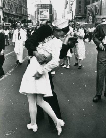 Time Square Kiss