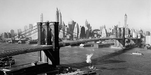 Brooklyn Bridge with Manhattan skyline, 1930s (detail)