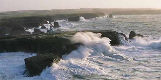 Phare des Poulains lors d’une tempête