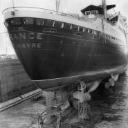 Le paquebot France dans le chantier naval de Saint Nazaire, 1961
