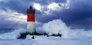 Phare des Pierres-noires lors d’une tempête